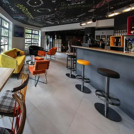 Hotel Ibis Styles République 3*